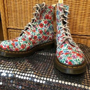 Air Wair Doc Marten Boots